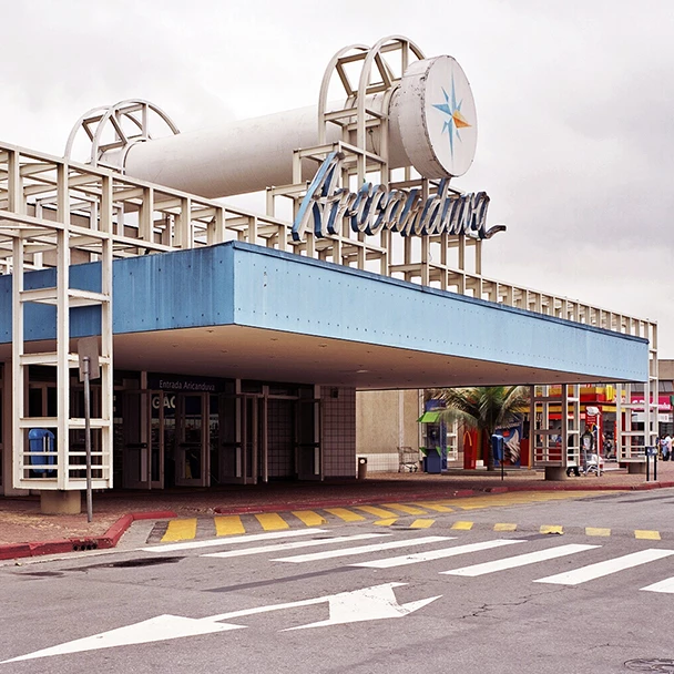 Shopping Aricanduva - Com a reforma que acaba de ser concluída, a Nicoboco  do Shopping Aricanduva está mais moderna, com um design arrojado e agora é  a maior loja da rede em